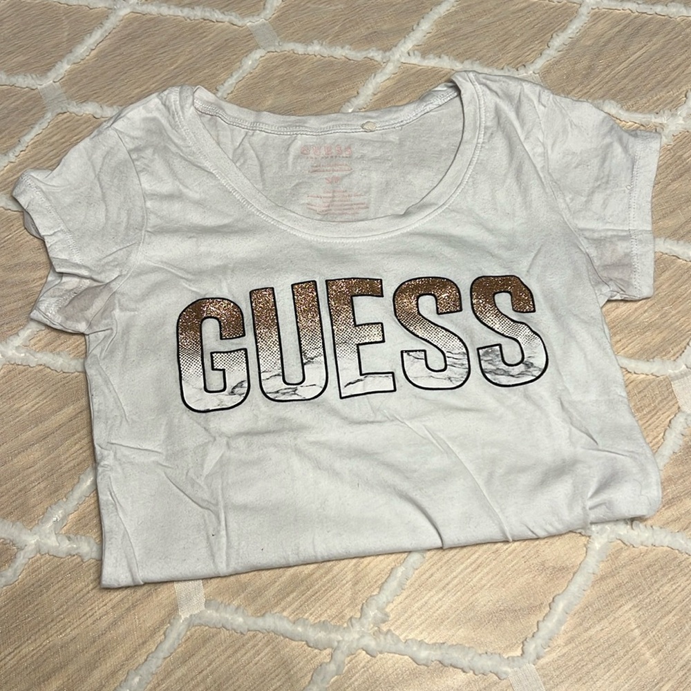 White Guess T-Shirt with Shimmering Rose Gold Glitter + Marble Logo | Size Small